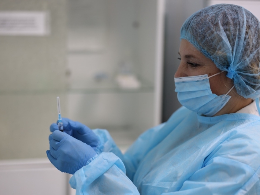 Вакцинацию от коронавируса завершили 642 тысячи забайкальцев